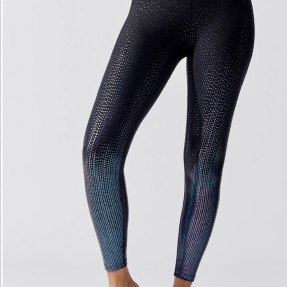 Beyond yoga drip dot leggings size xs
